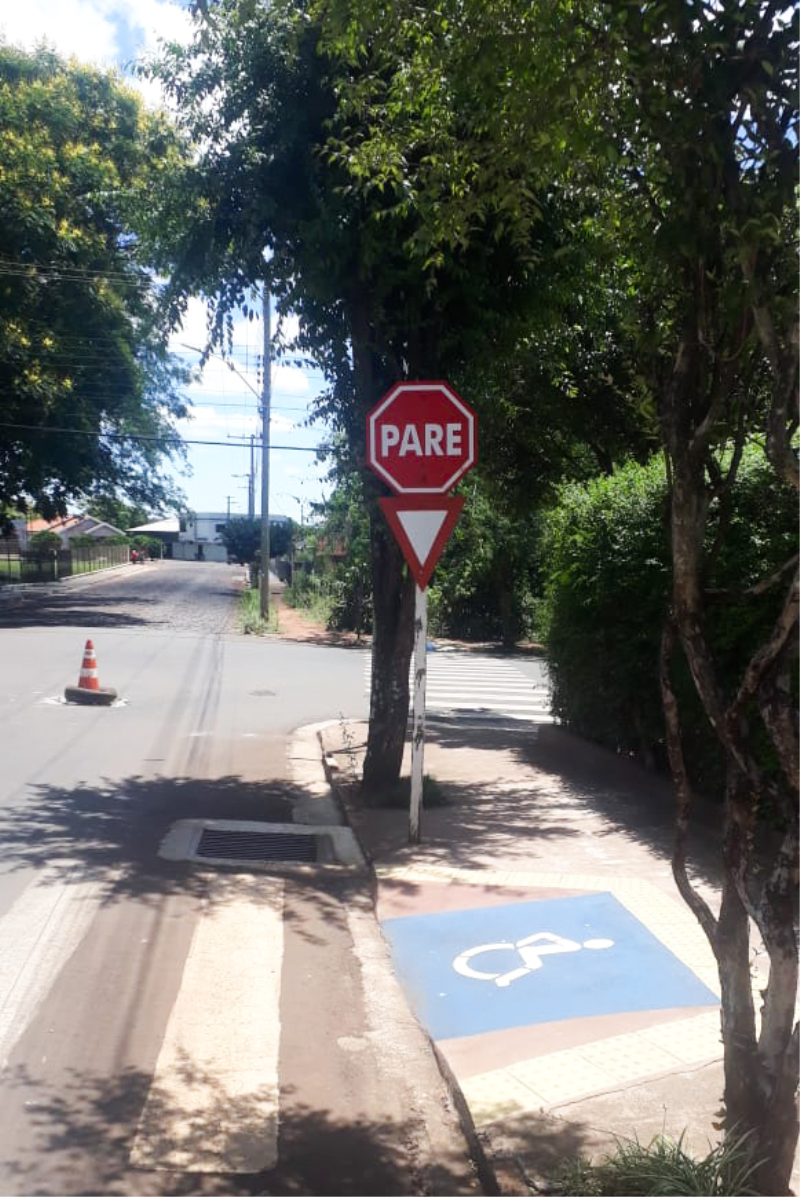 Departamento de Trânsito reforça sinalização na cidade